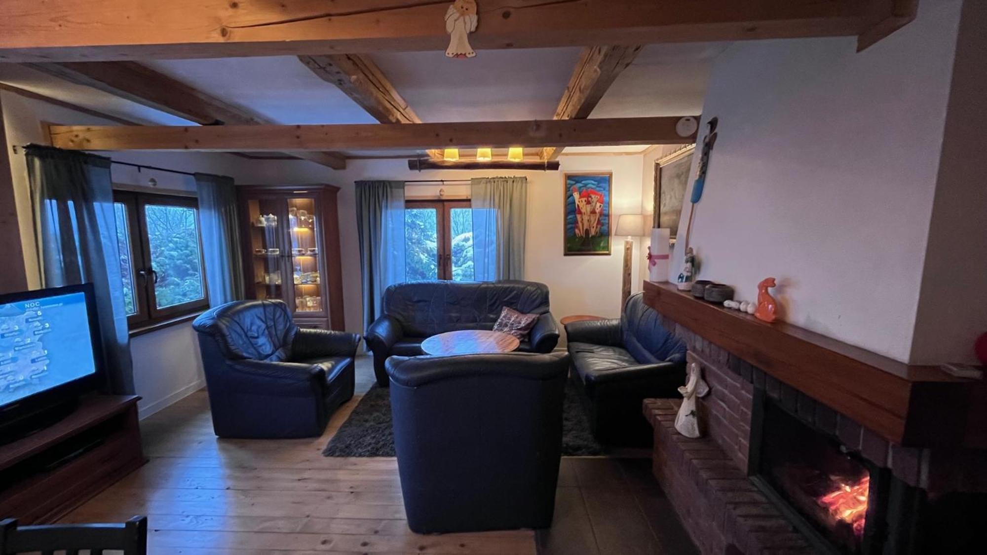 Villa Dom Grabowa Z Sauna I Podgrzewanym Basenem à Gilowice  Extérieur photo